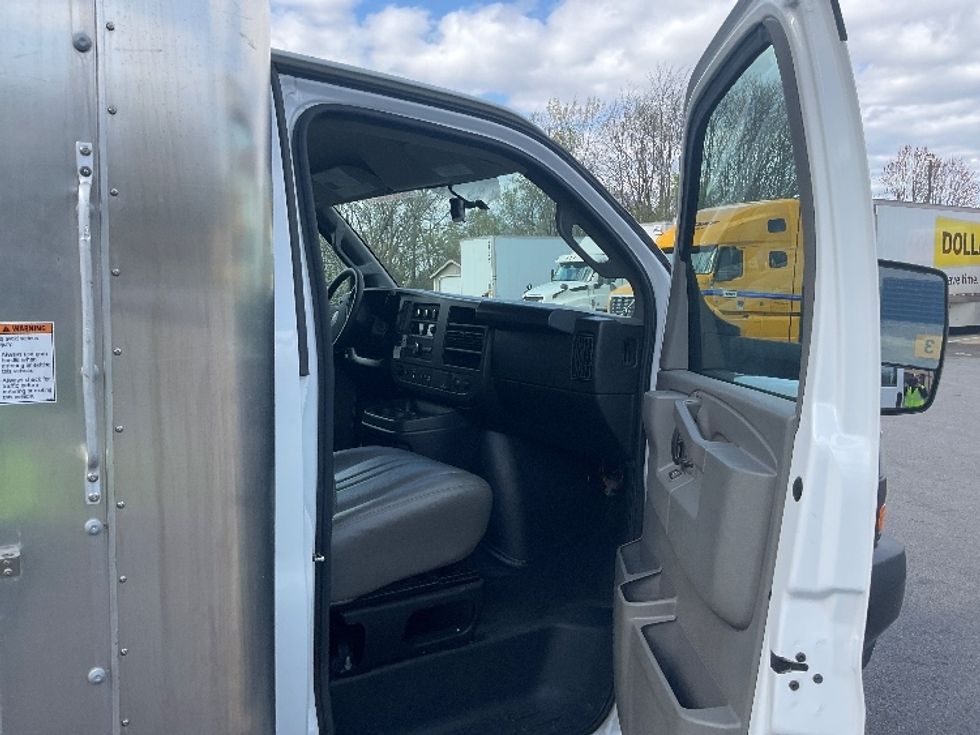 Light Duty Box Truck-Light and Medium Duty Trucks-GMC-2022-Savana G33903-King Of Prussia-PA-29,072\n\t\tmiles-$ 42,500 - Image 20