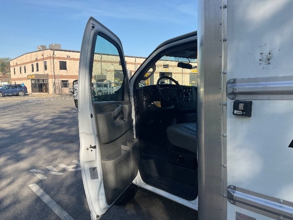 Light Duty Box Truck-Light and Medium Duty Trucks-GMC-2022-Savana G33903-King Of Prussia-PA-29,725\n\t\tmiles-$ 41,500 - Image 16