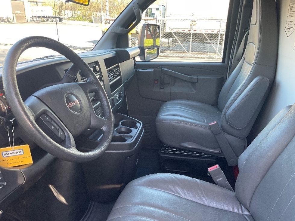 Light Duty Box Truck-Light and Medium Duty Trucks-GMC-2022-Savana G33903-King Of Prussia-PA-29,725\n\t\tmiles-$ 41,500 - Image 19