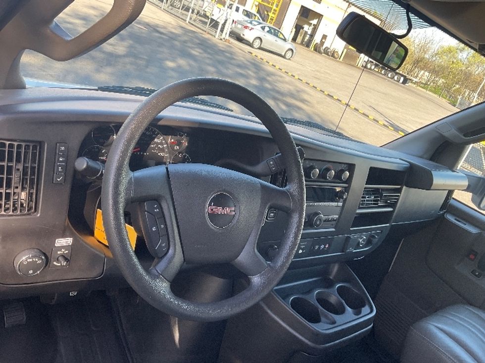 Light Duty Box Truck-Light and Medium Duty Trucks-GMC-2022-Savana G33903-King Of Prussia-PA-29,725\n\t\tmiles-$ 41,500 - Image 18