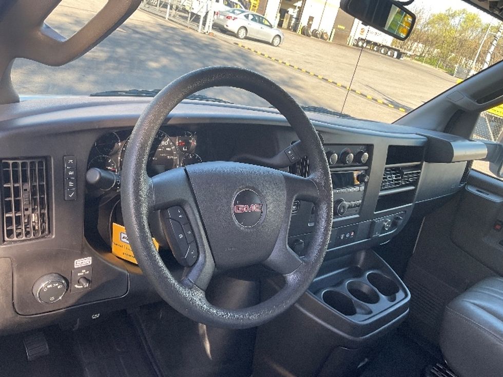 Light Duty Box Truck-Light and Medium Duty Trucks-GMC-2022-Savana G33903-King Of Prussia-PA-29,725\n\t\tmiles-$ 41,500 - Image 17