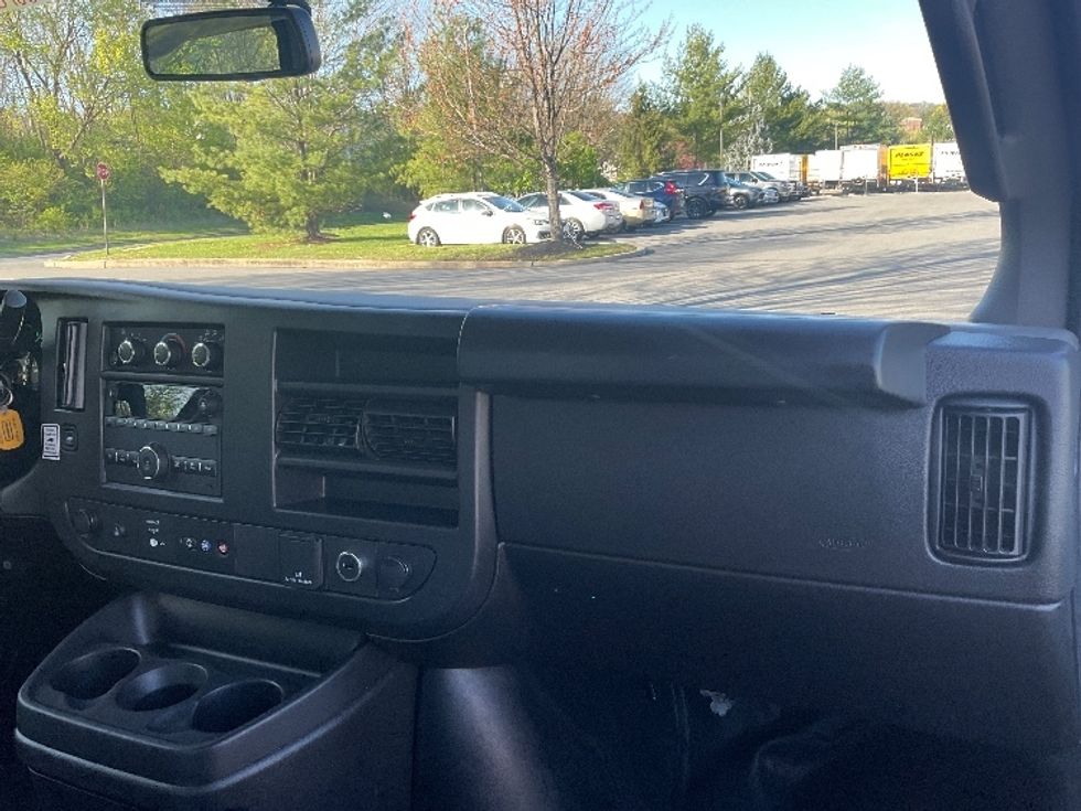 Light Duty Box Truck-Light and Medium Duty Trucks-GMC-2022-Savana G33903-King Of Prussia-PA-29,725\n\t\tmiles-$ 41,500 - Image 21