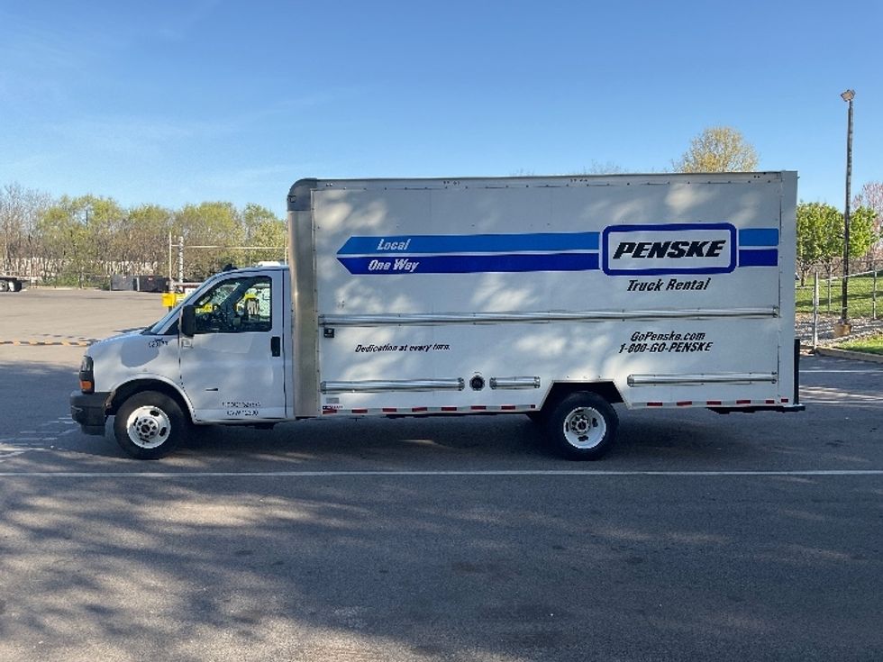 Light Duty Box Truck-Light and Medium Duty Trucks-GMC-2022-Savana G33903-King Of Prussia-PA-29,725\n\t\tmiles-$ 41,500 - Image 4