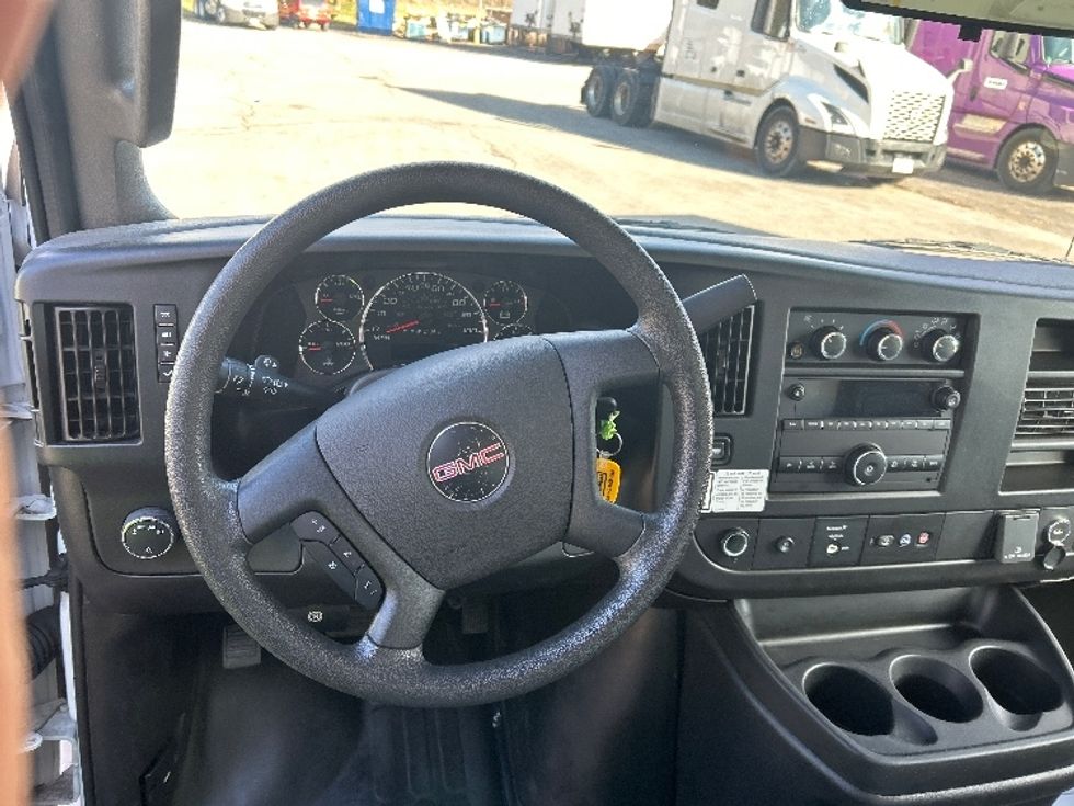 Light Duty Box Truck-Light and Medium Duty Trucks-GMC-2022-Savana G33903-Knoxville-TN-24,180\n\t\tmiles-$ 51,500 - Image 17