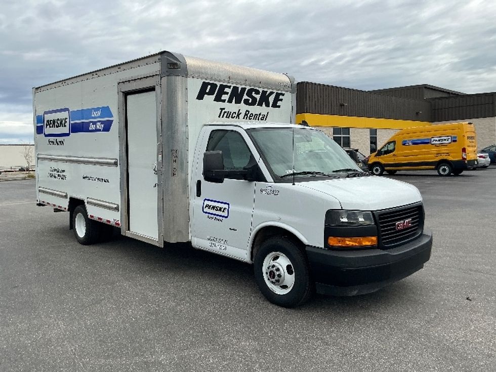 Light Duty Box Truck-Light and Medium Duty Trucks-GMC-2022-Savana G33903-Knoxville-TN-48,028\n\t\tmiles-$ 45,500 - Image 1