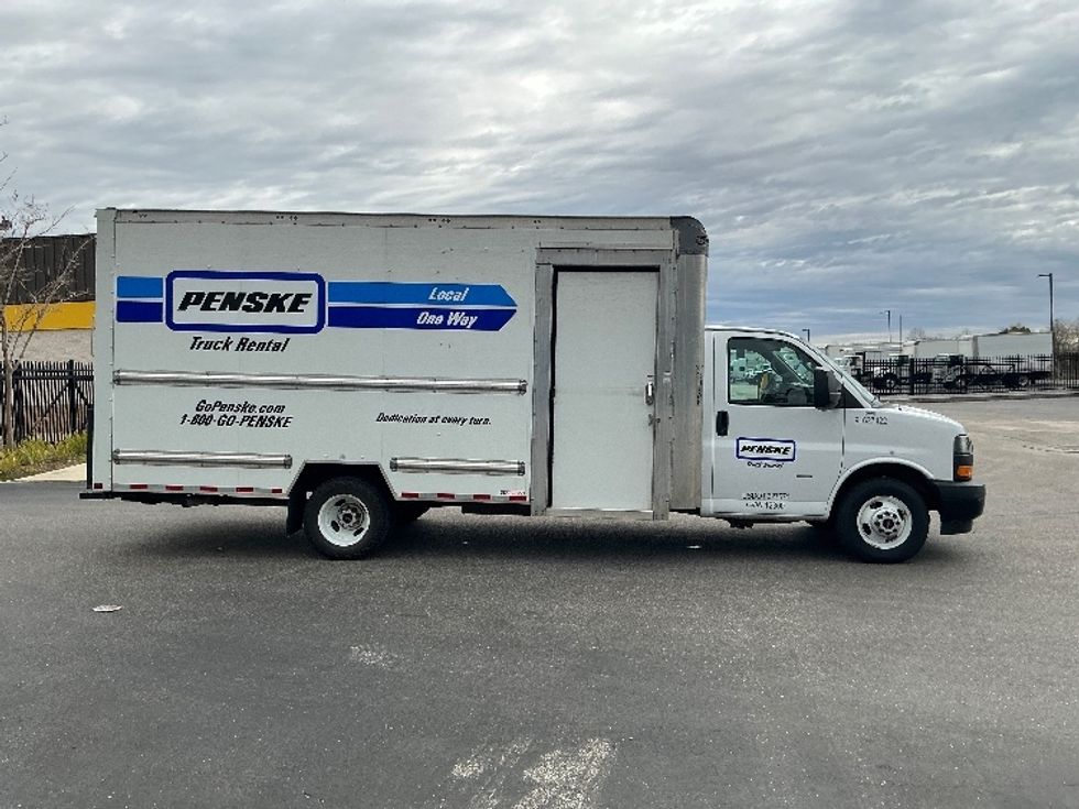 Light Duty Box Truck-Light and Medium Duty Trucks-GMC-2022-Savana G33903-Knoxville-TN-48,028\n\t\tmiles-$ 45,500 - Image 12