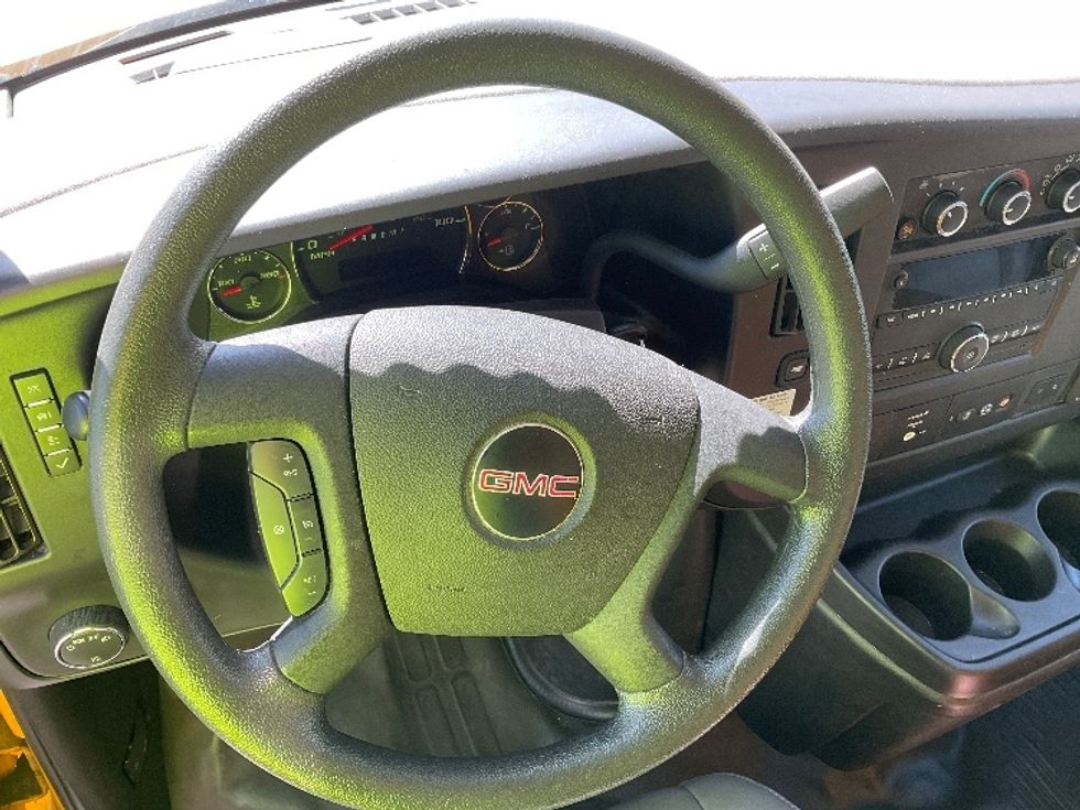 Light Duty Box Truck-Light and Medium Duty Trucks-GMC-2022-Savana G33903-La Mirada-CA-101,879\n\t\tmiles-$ 29,250 - Image 17