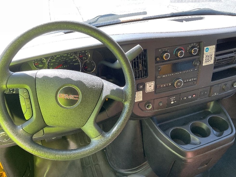 Light Duty Box Truck-Light and Medium Duty Trucks-GMC-2022-Savana G33903-La Mirada-CA-101,879\n\t\tmiles-$ 29,250 - Image 18