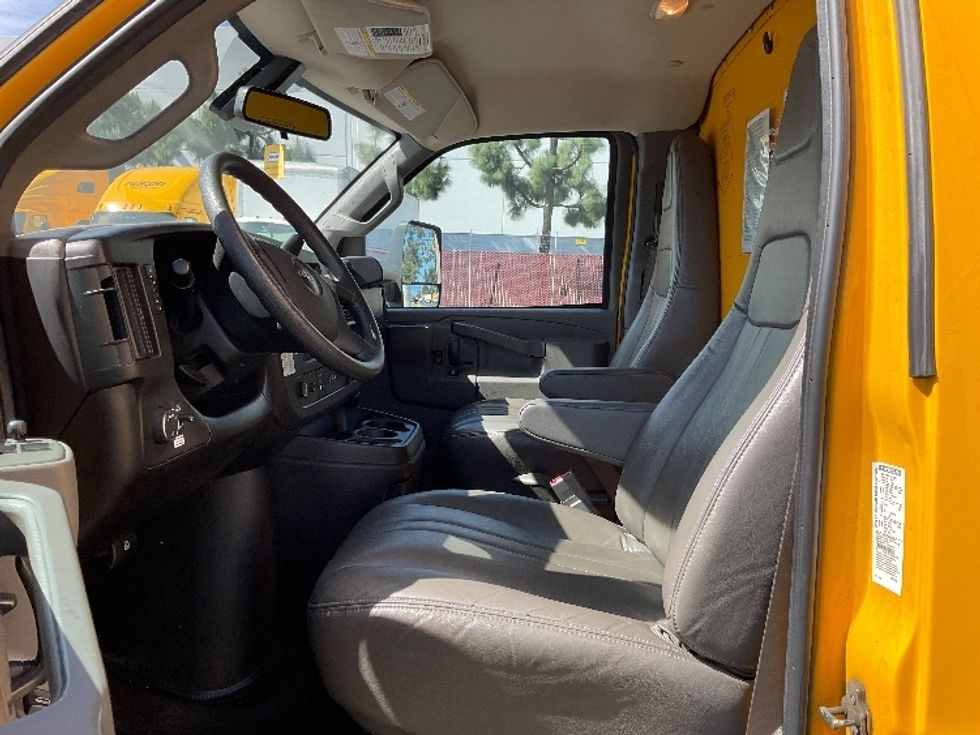 Light Duty Box Truck-Light and Medium Duty Trucks-GMC-2022-Savana G33903-La Mirada-CA-101,879\n\t\tmiles-$ 29,250 - Image 19