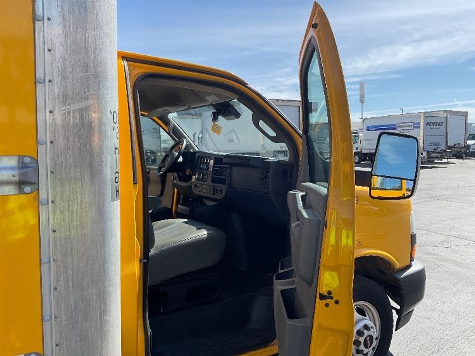 Light Duty Box Truck-Light and Medium Duty Trucks-GMC-2022-Savana G33903-La Mirada-CA-101,879\n\t\tmiles-$ 29,250 - Image 20