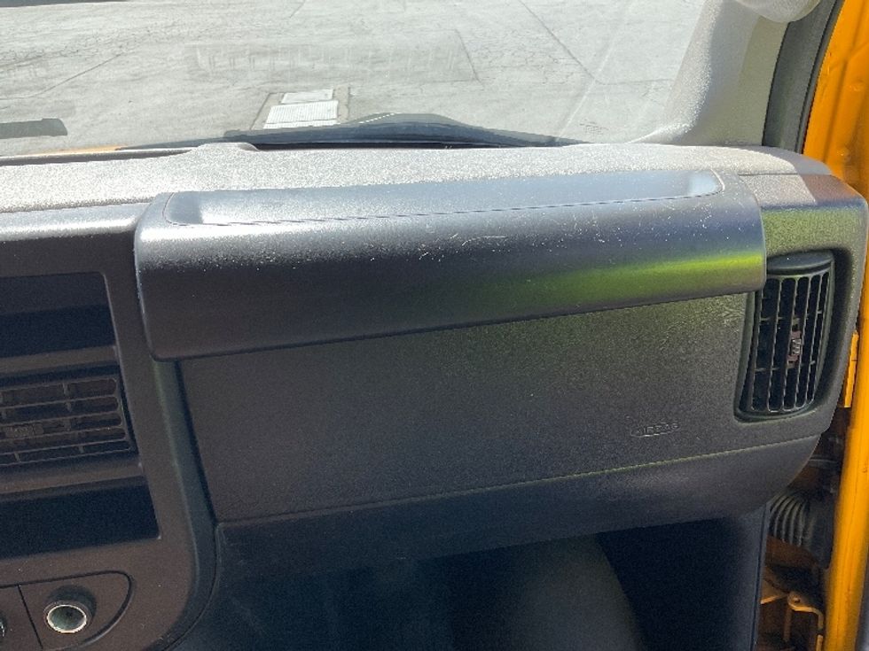 Light Duty Box Truck-Light and Medium Duty Trucks-GMC-2022-Savana G33903-La Mirada-CA-101,879\n\t\tmiles-$ 29,250 - Image 21