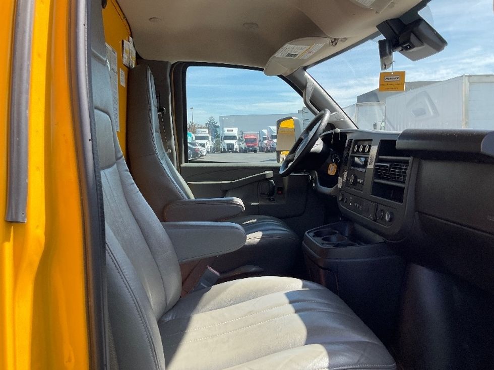 Light Duty Box Truck-Light and Medium Duty Trucks-GMC-2022-Savana G33903-La Mirada-CA-101,879\n\t\tmiles-$ 29,250 - Image 22