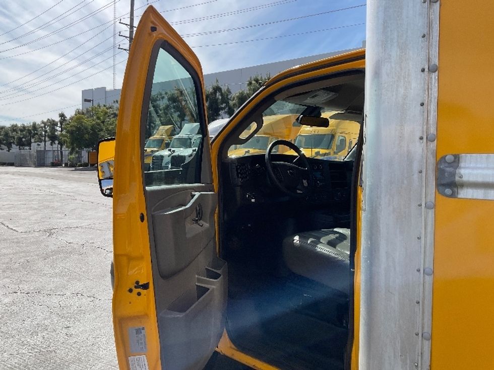 Light Duty Box Truck-Light and Medium Duty Trucks-GMC-2022-Savana G33903-La Mirada-CA-103,865\n\t\tmiles-$ 29,000 - Image 16