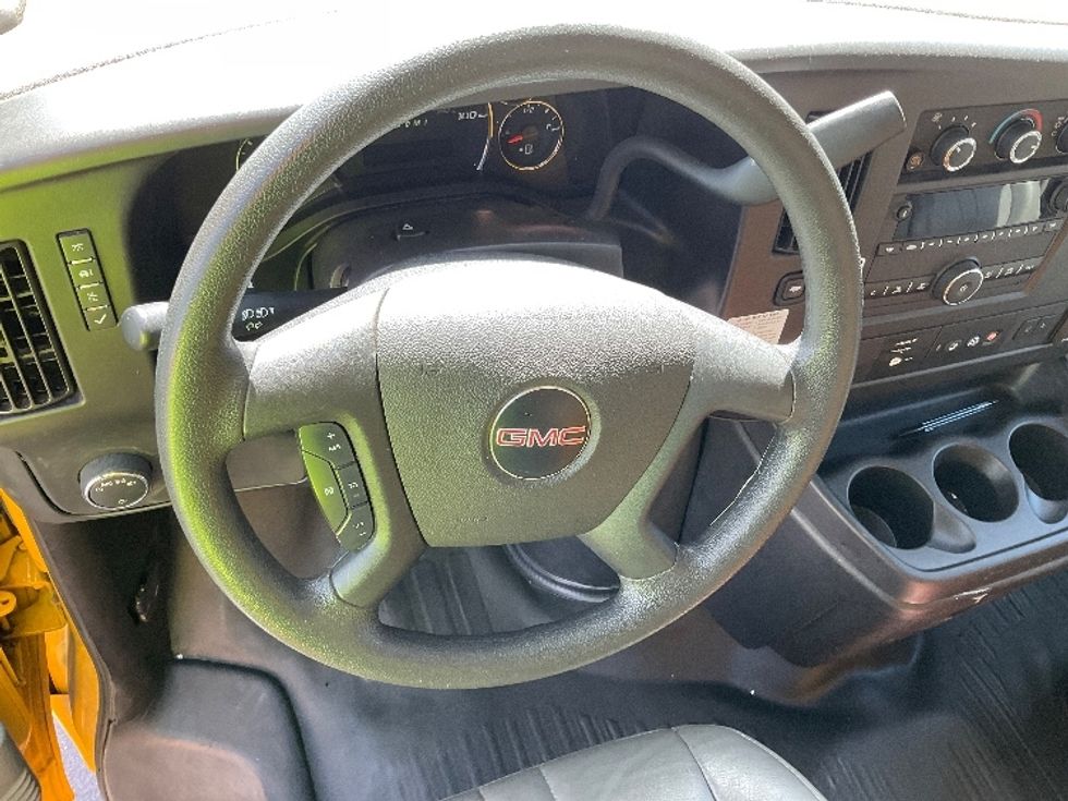 Light Duty Box Truck-Light and Medium Duty Trucks-GMC-2022-Savana G33903-La Mirada-CA-103,865\n\t\tmiles-$ 29,000 - Image 17