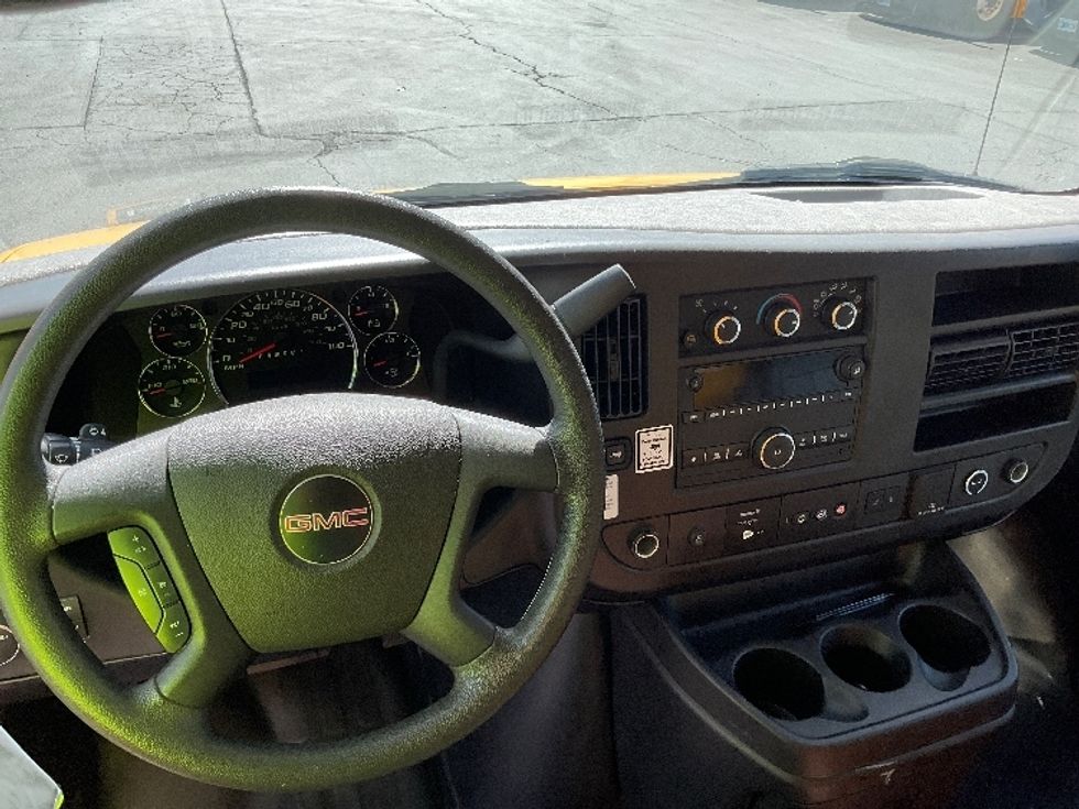 Light Duty Box Truck-Light and Medium Duty Trucks-GMC-2022-Savana G33903-La Mirada-CA-103,865\n\t\tmiles-$ 29,000 - Image 18
