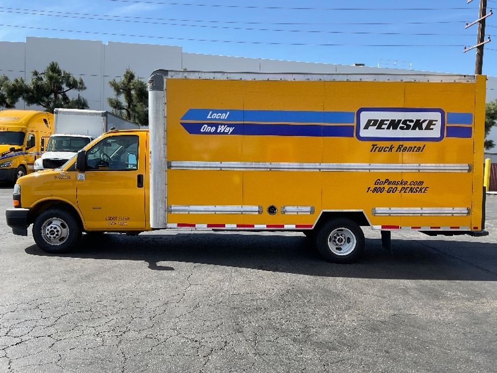Light Duty Box Truck-Light and Medium Duty Trucks-GMC-2022-Savana G33903-La Mirada-CA-103,865\n\t\tmiles-$ 29,000 - Image 4