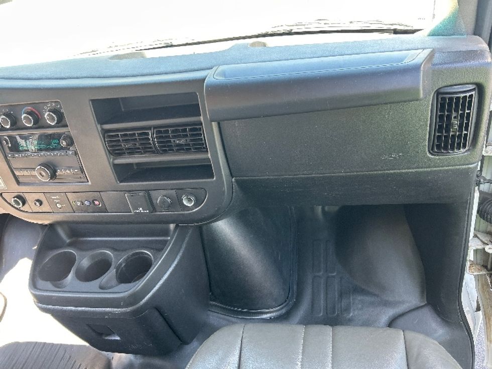 Light Duty Box Truck-Light and Medium Duty Trucks-GMC-2022-Savana G33903-La Porte-IN-104,888\n\t\tmiles-$ 30,000 - Image 21