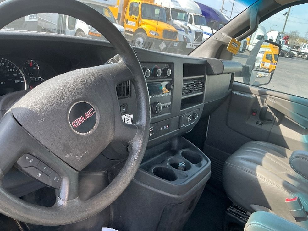 Light Duty Box Truck-Light and Medium Duty Trucks-GMC-2022-Savana G33903-La Porte-IN-71,802\n\t\tmiles-$ 37,250 - Image 17