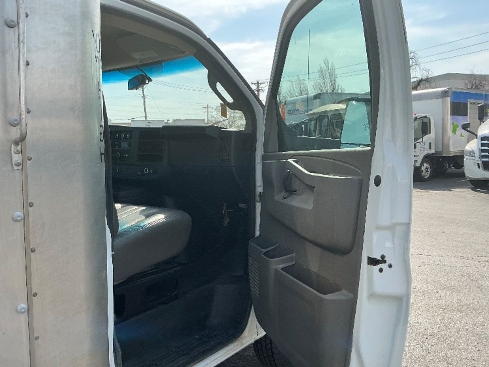Light Duty Box Truck-Light and Medium Duty Trucks-GMC-2022-Savana G33903-La Porte-IN-71,802\n\t\tmiles-$ 37,250 - Image 20