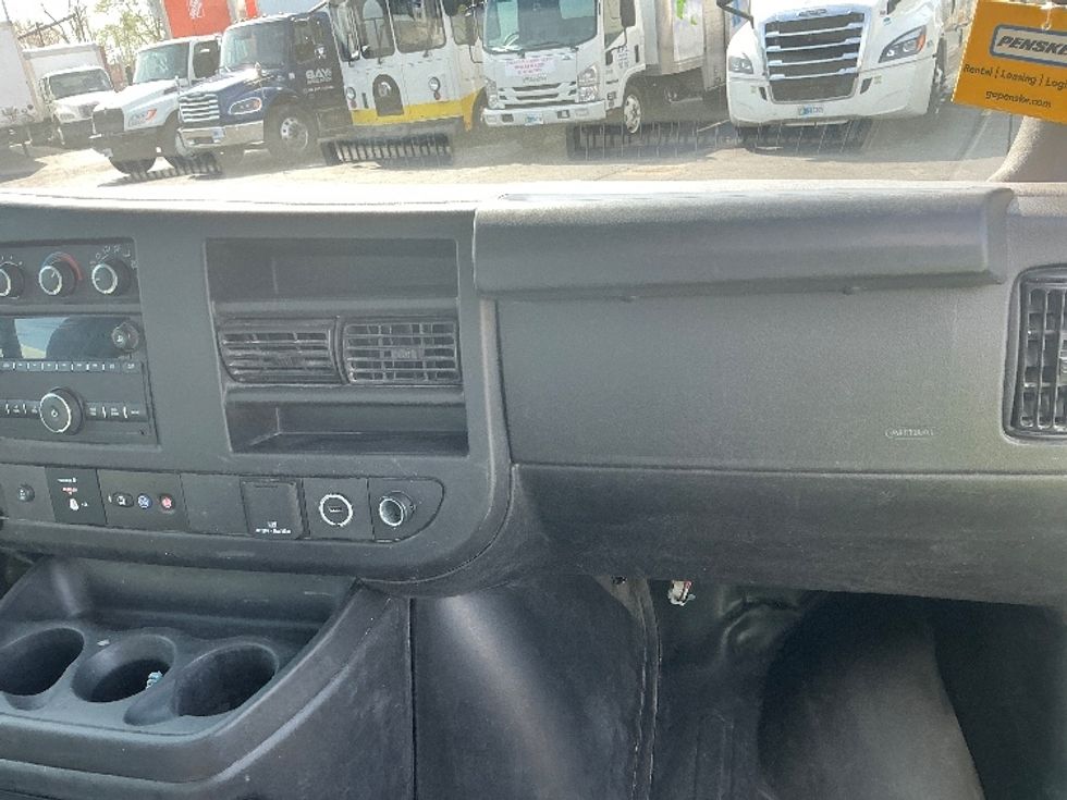 Light Duty Box Truck-Light and Medium Duty Trucks-GMC-2022-Savana G33903-La Porte-IN-71,802\n\t\tmiles-$ 37,250 - Image 21