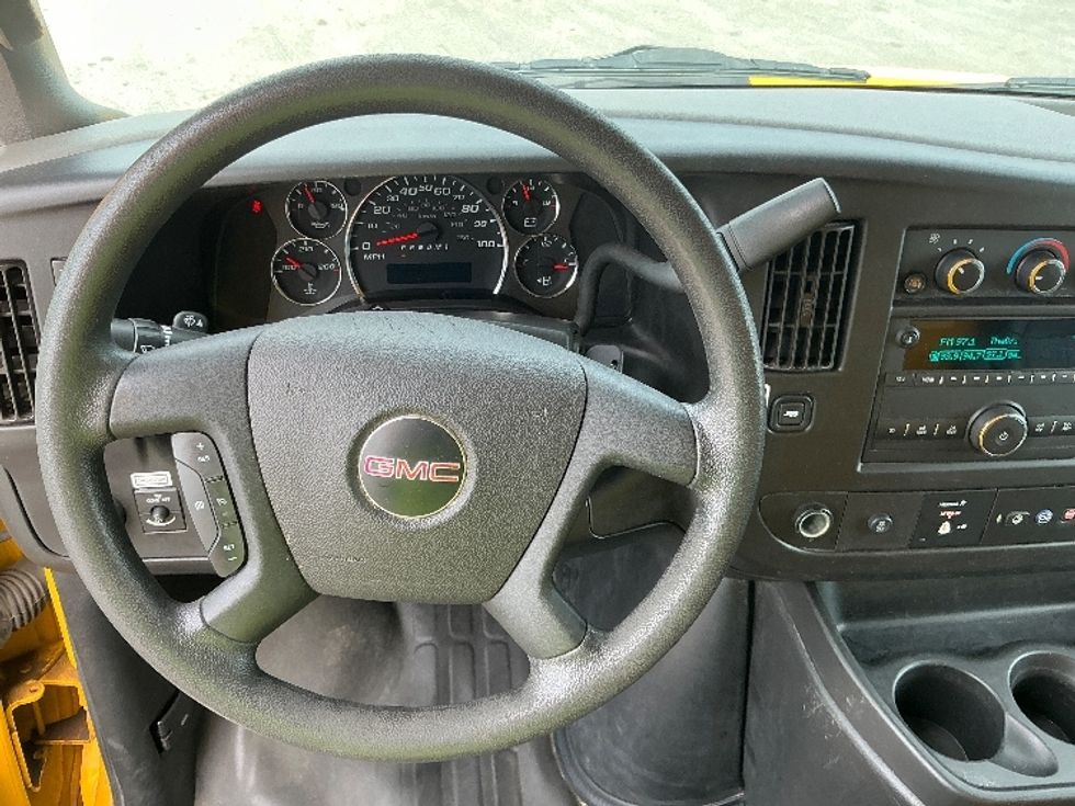 Light Duty Box Truck-Light and Medium Duty Trucks-GMC-2022-Savana G33903-La Porte-IN-82,526\n\t\tmiles-$ 28,000 - Image 17