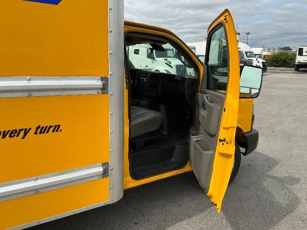 Light Duty Box Truck-Light and Medium Duty Trucks-GMC-2022-Savana G33903-La Porte-IN-82,526\n\t\tmiles-$ 28,000 - Image 20