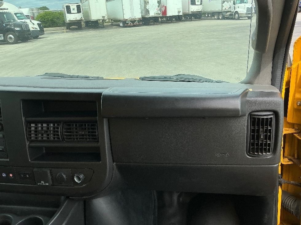 Light Duty Box Truck-Light and Medium Duty Trucks-GMC-2022-Savana G33903-La Porte-IN-82,526\n\t\tmiles-$ 28,000 - Image 21
