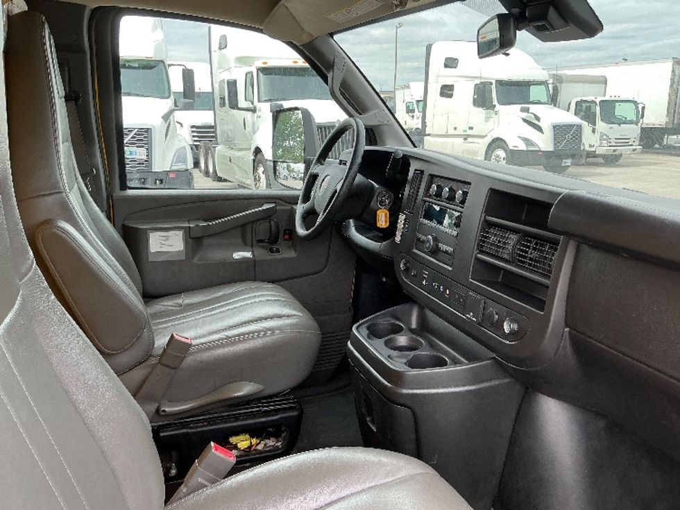Light Duty Box Truck-Light and Medium Duty Trucks-GMC-2022-Savana G33903-La Porte-IN-82,526\n\t\tmiles-$ 28,000 - Image 22