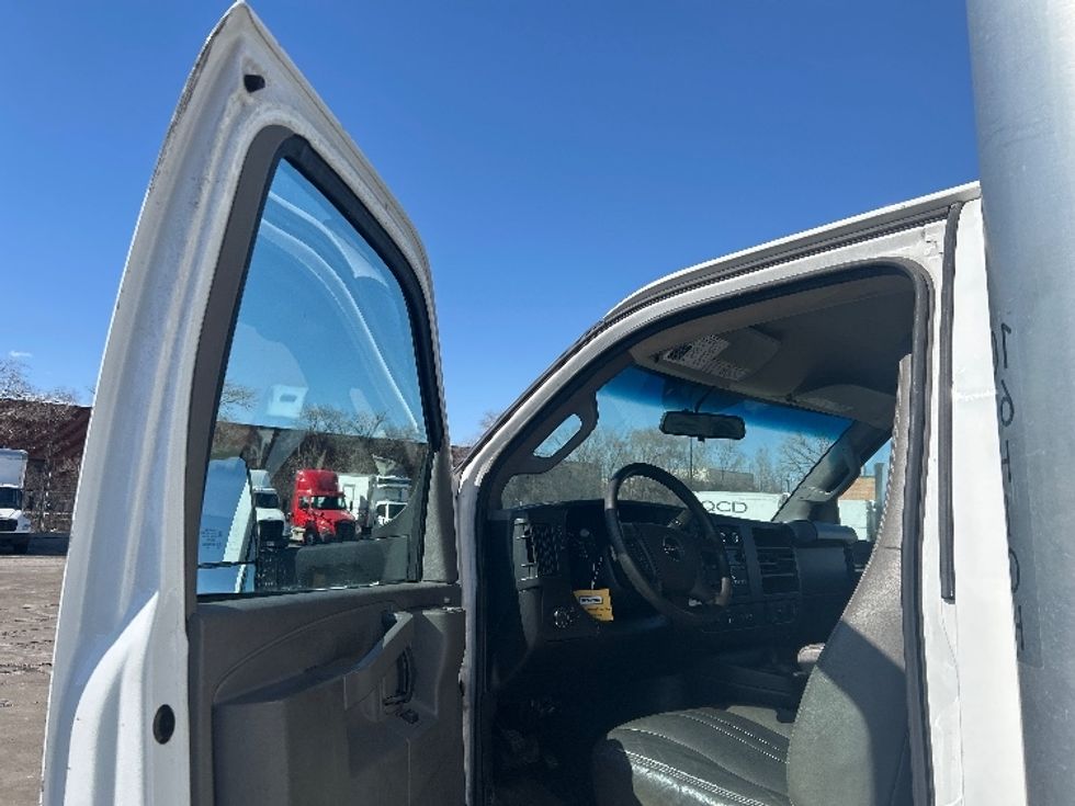 Light Duty Box Truck-Light and Medium Duty Trucks-GMC-2022-Savana G33903-La Porte-IN-85,949\n\t\tmiles-$ 36,500 - Image 16