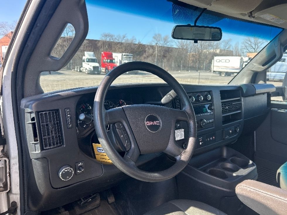 Light Duty Box Truck-Light and Medium Duty Trucks-GMC-2022-Savana G33903-La Porte-IN-85,949\n\t\tmiles-$ 36,500 - Image 17