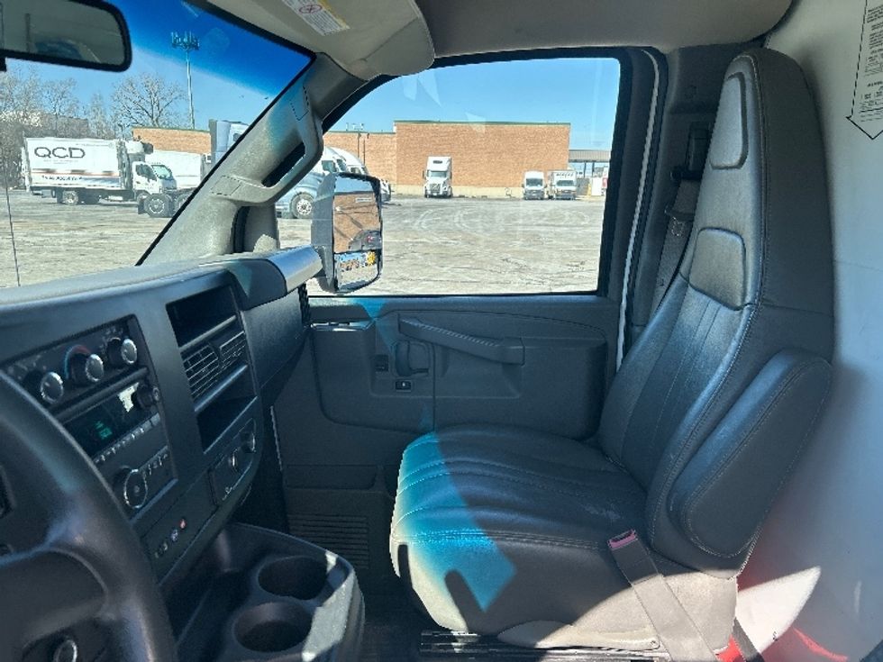 Light Duty Box Truck-Light and Medium Duty Trucks-GMC-2022-Savana G33903-La Porte-IN-85,949\n\t\tmiles-$ 36,500 - Image 19