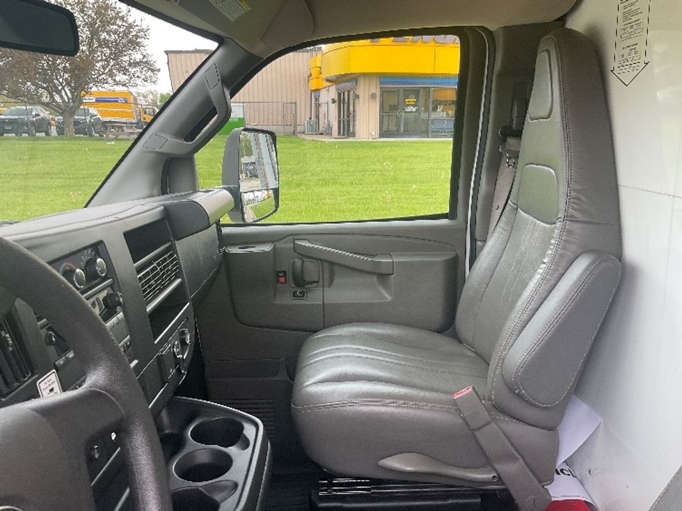 Light Duty Box Truck-Light and Medium Duty Trucks-GMC-2022-Savana G33903-La Porte-IN-92,795\n\t\tmiles-$ 30,250 - Image 19