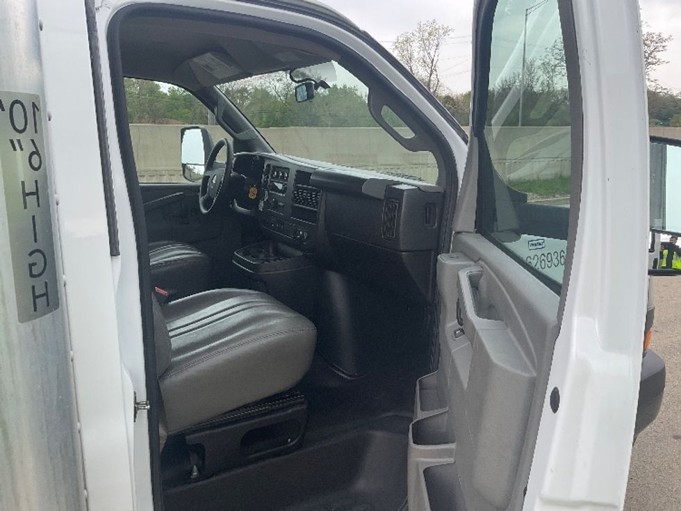 Light Duty Box Truck-Light and Medium Duty Trucks-GMC-2022-Savana G33903-La Porte-IN-92,795\n\t\tmiles-$ 30,250 - Image 20