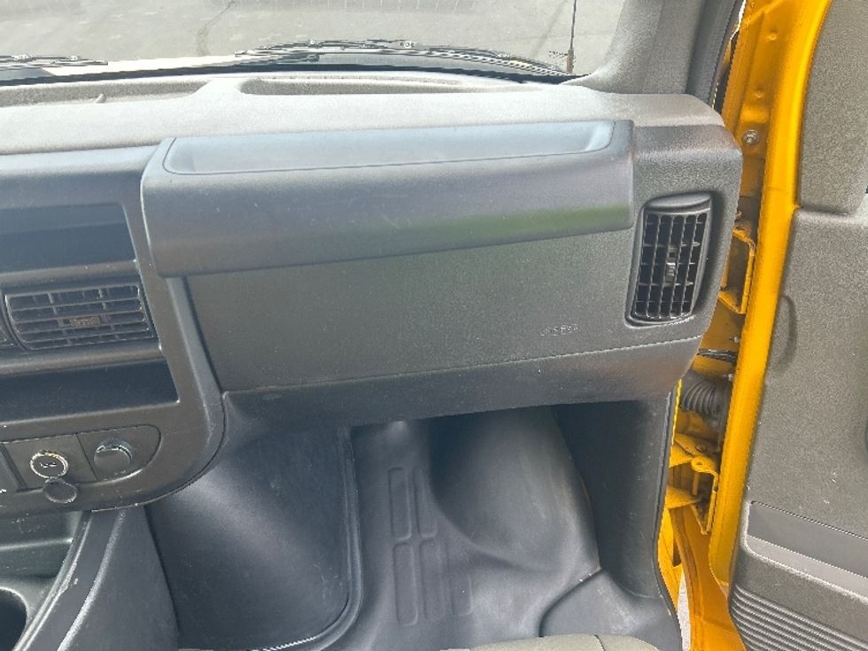 Light Duty Box Truck-Light and Medium Duty Trucks-GMC-2022-Savana G33903-La Porte-IN-99,691\n\t\tmiles-$ 27,500 - Image 20