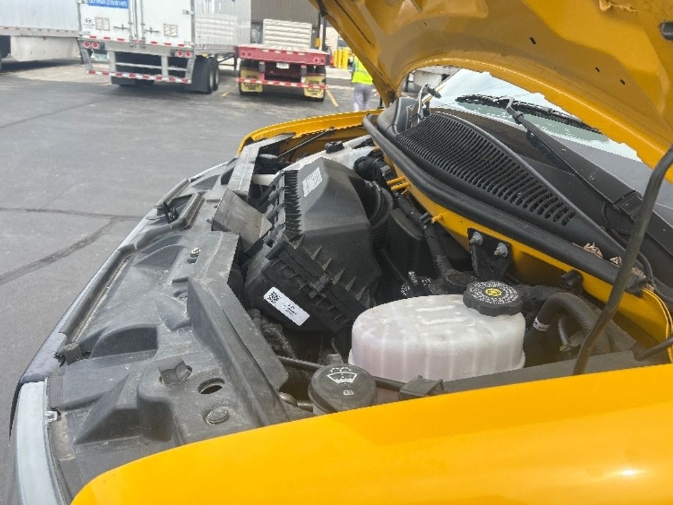 Light Duty Box Truck-Light and Medium Duty Trucks-GMC-2022-Savana G33903-La Porte-IN-99,691\n\t\tmiles-$ 27,500 - Image 23