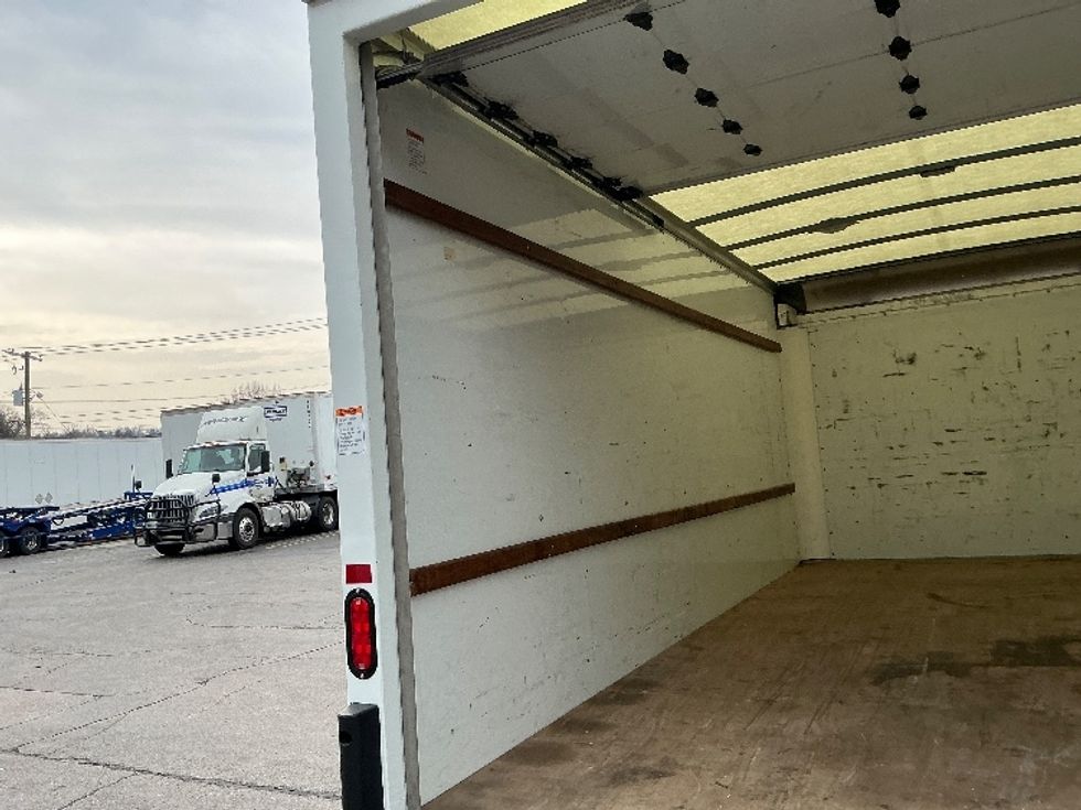 Light Duty Box Truck-Light and Medium Duty Trucks-GMC-2022-Savana G33903-La Vergne-TN-92,098\n\t\tmiles-$ 34,250 - Image 10