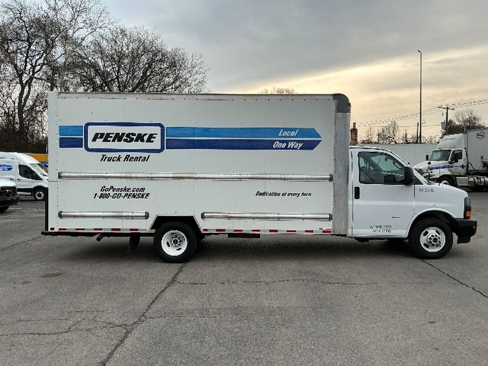 Light Duty Box Truck-Light and Medium Duty Trucks-GMC-2022-Savana G33903-La Vergne-TN-92,098\n\t\tmiles-$ 34,250 - Image 14
