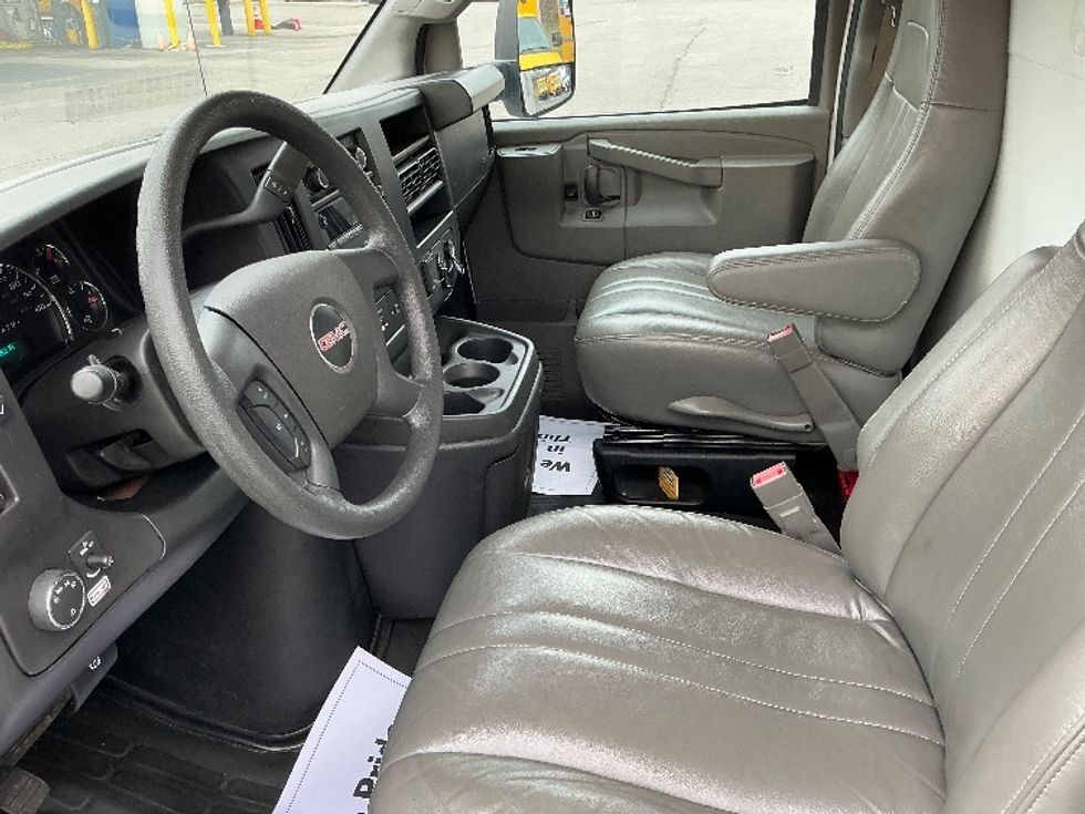 Light Duty Box Truck-Light and Medium Duty Trucks-GMC-2022-Savana G33903-La Vergne-TN-92,098\n\t\tmiles-$ 34,250 - Image 18