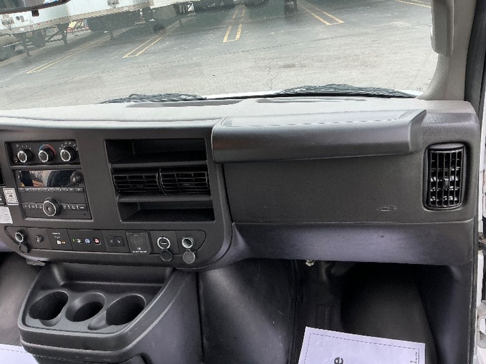 Light Duty Box Truck-Light and Medium Duty Trucks-GMC-2022-Savana G33903-La Vergne-TN-92,098\n\t\tmiles-$ 34,250 - Image 20