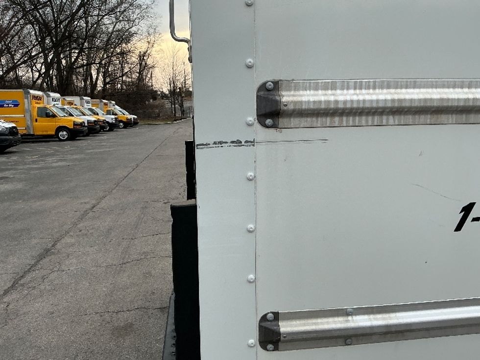 Light Duty Box Truck-Light and Medium Duty Trucks-GMC-2022-Savana G33903-La Vergne-TN-92,098\n\t\tmiles-$ 34,250 - Image 26