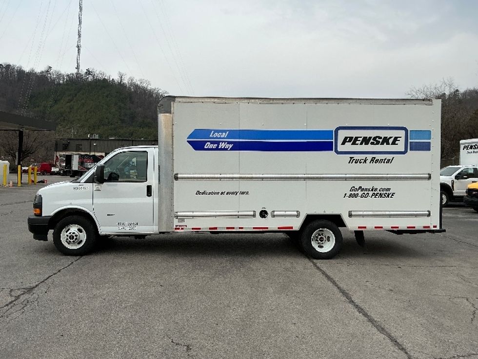 Light Duty Box Truck-Light and Medium Duty Trucks-GMC-2022-Savana G33903-La Vergne-TN-92,098\n\t\tmiles-$ 34,250 - Image 3