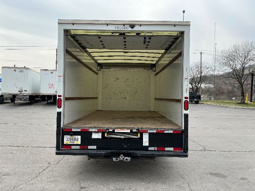 Light Duty Box Truck-Light and Medium Duty Trucks-GMC-2022-Savana G33903-La Vergne-TN-92,098\n\t\tmiles-$ 34,250 - Image 7