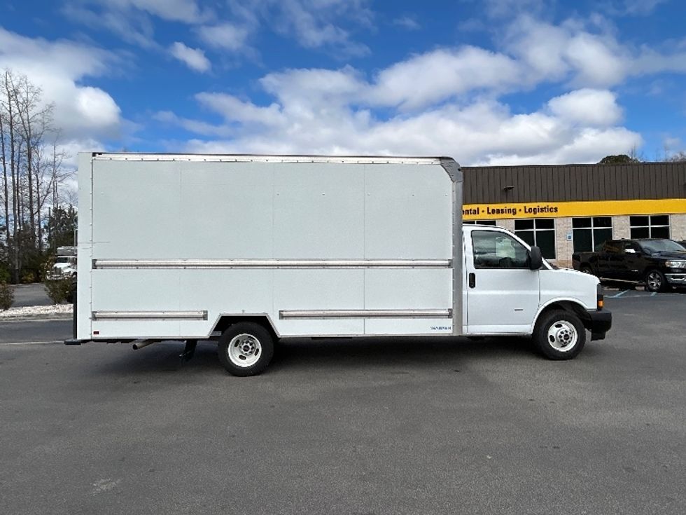 Light Duty Box Truck-Light and Medium Duty Trucks-GMC-2022-Savana G33903-Ladson-SC-48,230\n\t\tmiles-$ 40,000 - Image 14