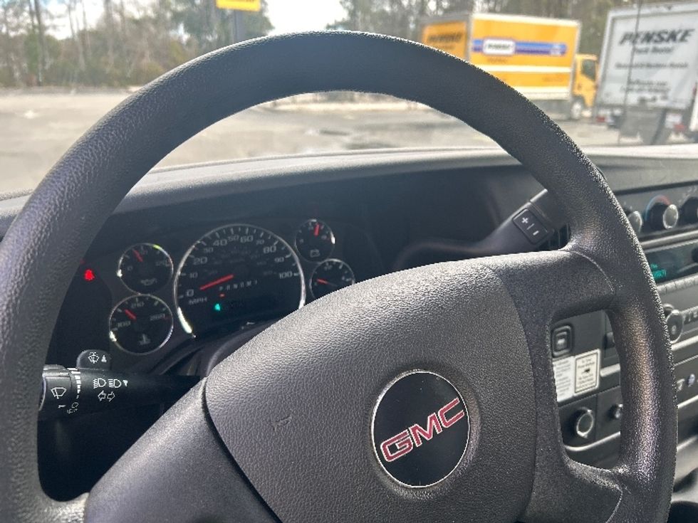 Light Duty Box Truck-Light and Medium Duty Trucks-GMC-2022-Savana G33903-Ladson-SC-48,230\n\t\tmiles-$ 40,000 - Image 16