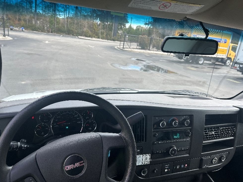 Light Duty Box Truck-Light and Medium Duty Trucks-GMC-2022-Savana G33903-Ladson-SC-48,230\n\t\tmiles-$ 40,000 - Image 17