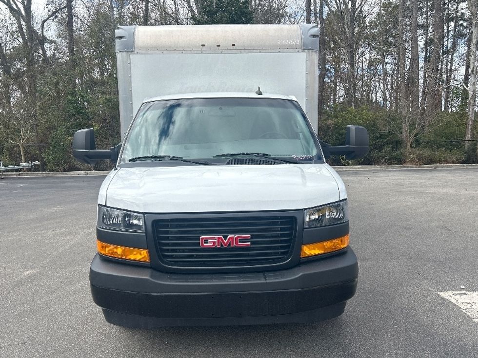 Light Duty Box Truck-Light and Medium Duty Trucks-GMC-2022-Savana G33903-Ladson-SC-48,230\n\t\tmiles-$ 40,000 - Image 2