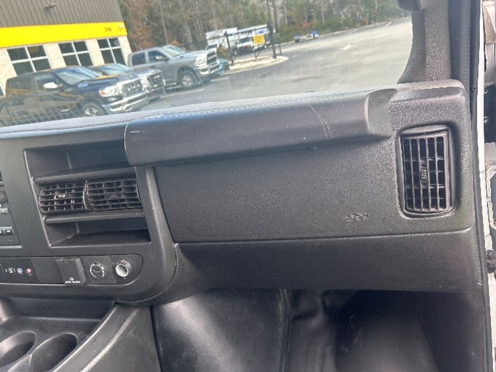 Light Duty Box Truck-Light and Medium Duty Trucks-GMC-2022-Savana G33903-Ladson-SC-48,230\n\t\tmiles-$ 40,000 - Image 20