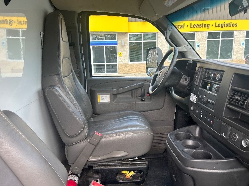 Light Duty Box Truck-Light and Medium Duty Trucks-GMC-2022-Savana G33903-Ladson-SC-48,230\n\t\tmiles-$ 40,000 - Image 21