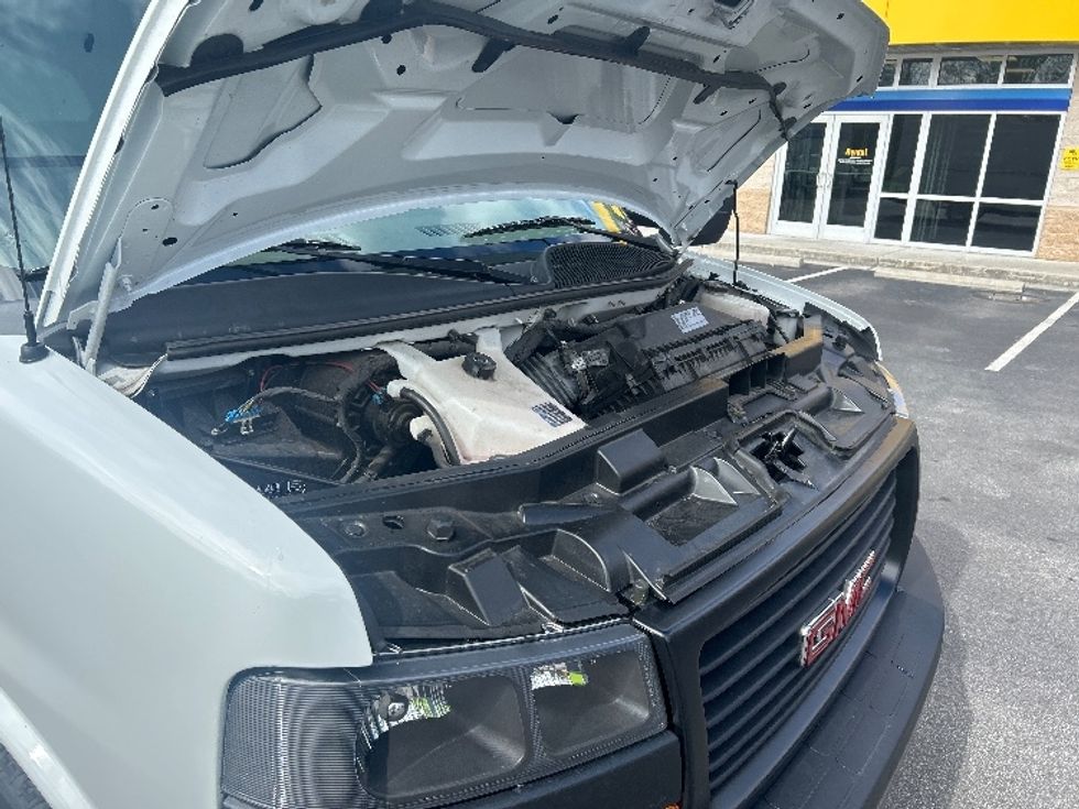 Light Duty Box Truck-Light and Medium Duty Trucks-GMC-2022-Savana G33903-Ladson-SC-48,230\n\t\tmiles-$ 40,000 - Image 22