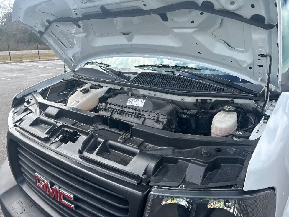 Light Duty Box Truck-Light and Medium Duty Trucks-GMC-2022-Savana G33903-Ladson-SC-48,230\n\t\tmiles-$ 40,000 - Image 23